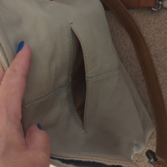 The SAK purse in a light green leather color. - Picture 8 of 8